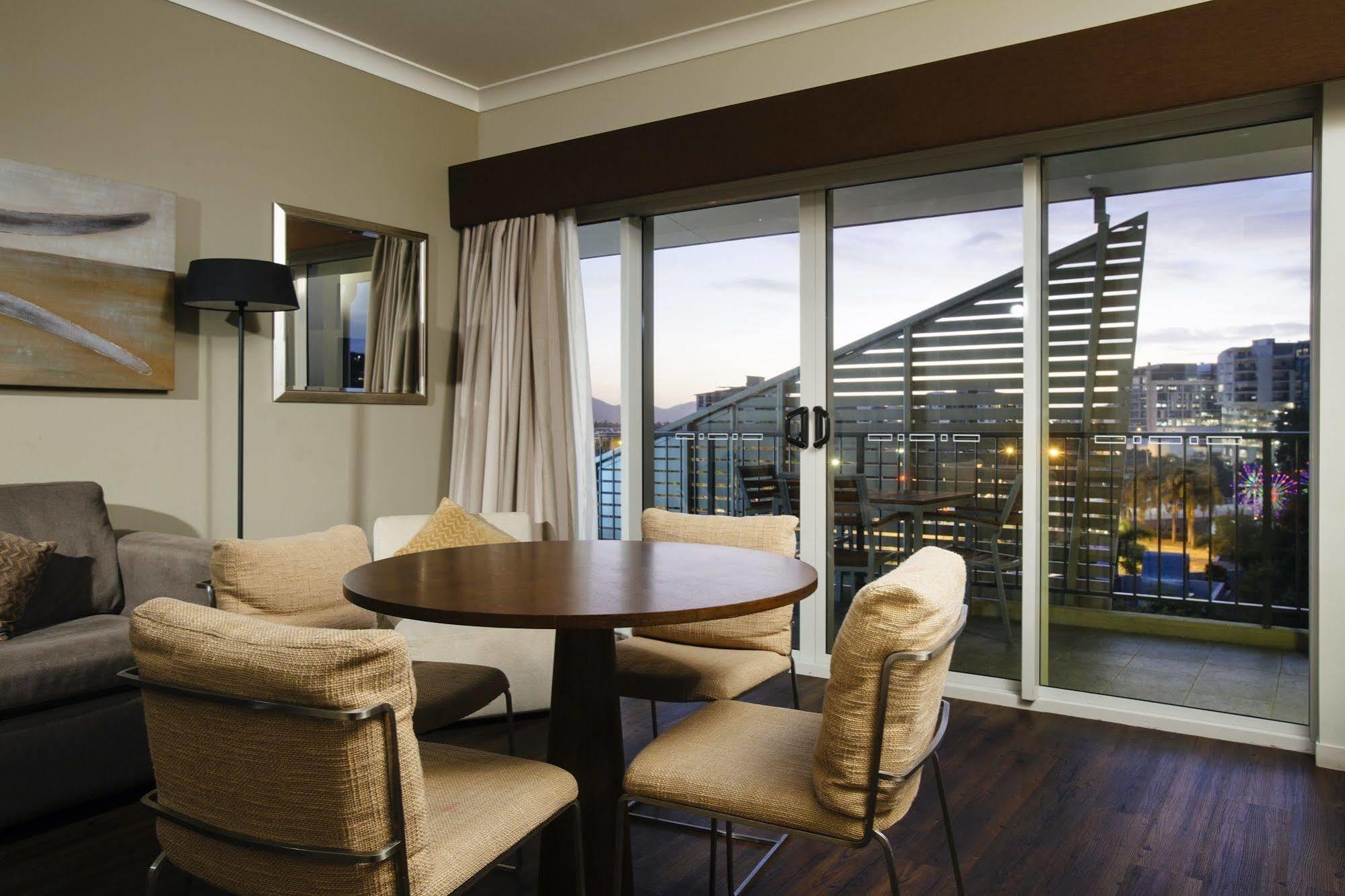 Grand Hotel And Apartments Townsville Ngoại thất bức ảnh